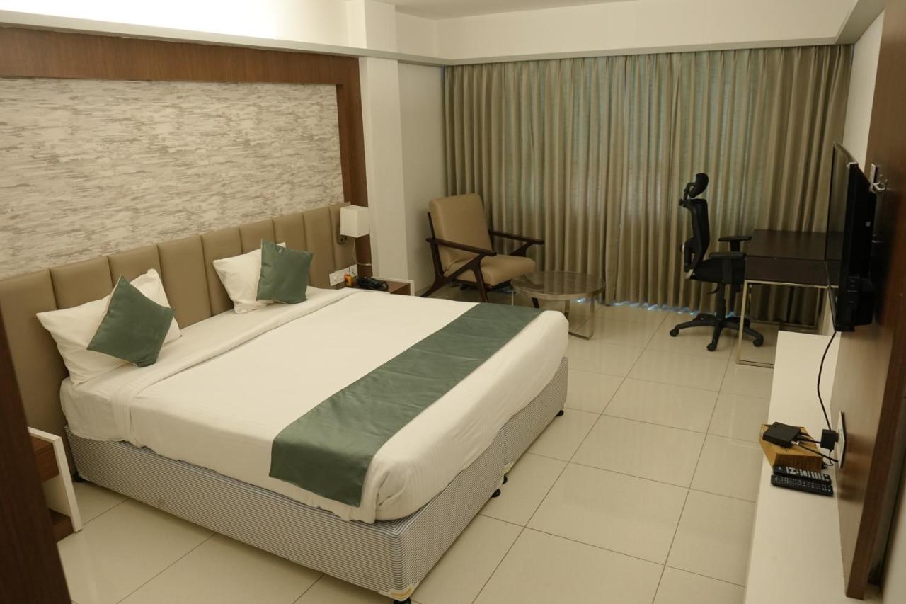 Hotel Konark Khammam 외부 사진