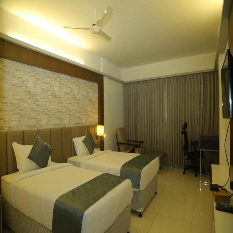Hotel Konark Khammam 외부 사진